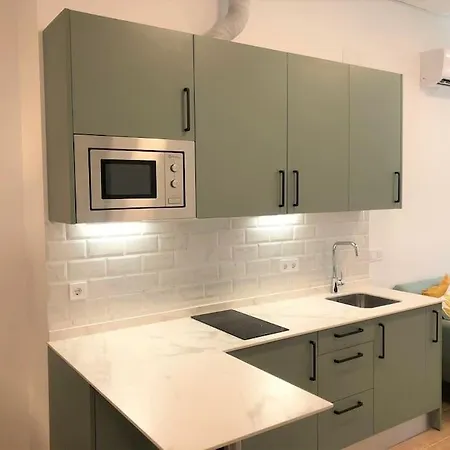 Cozy Downtown Studio Apartment
